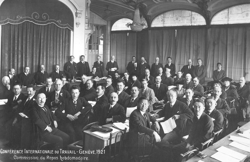 Ein Gruppenfoto bei der dritten ILO-Konferenz 1921