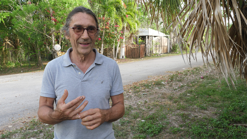 Bild von Sergio Madrid vor einer Straße